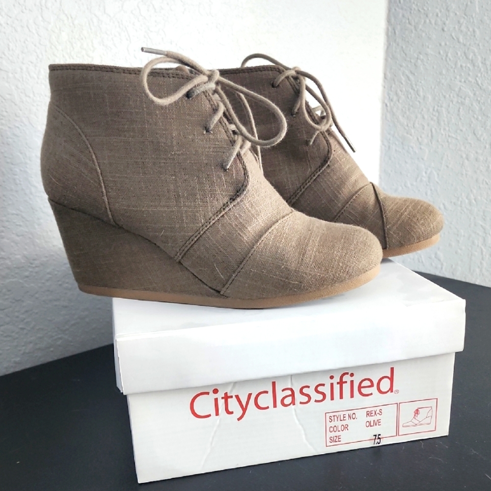 Cityclassified Olive Wedge Ankle Boots - Sz 7.5